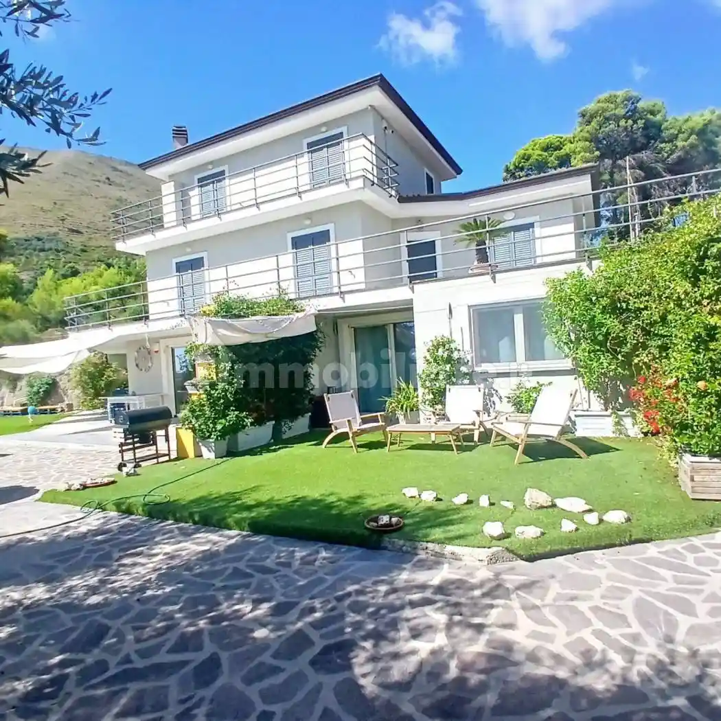 Villa in vendita a Itri