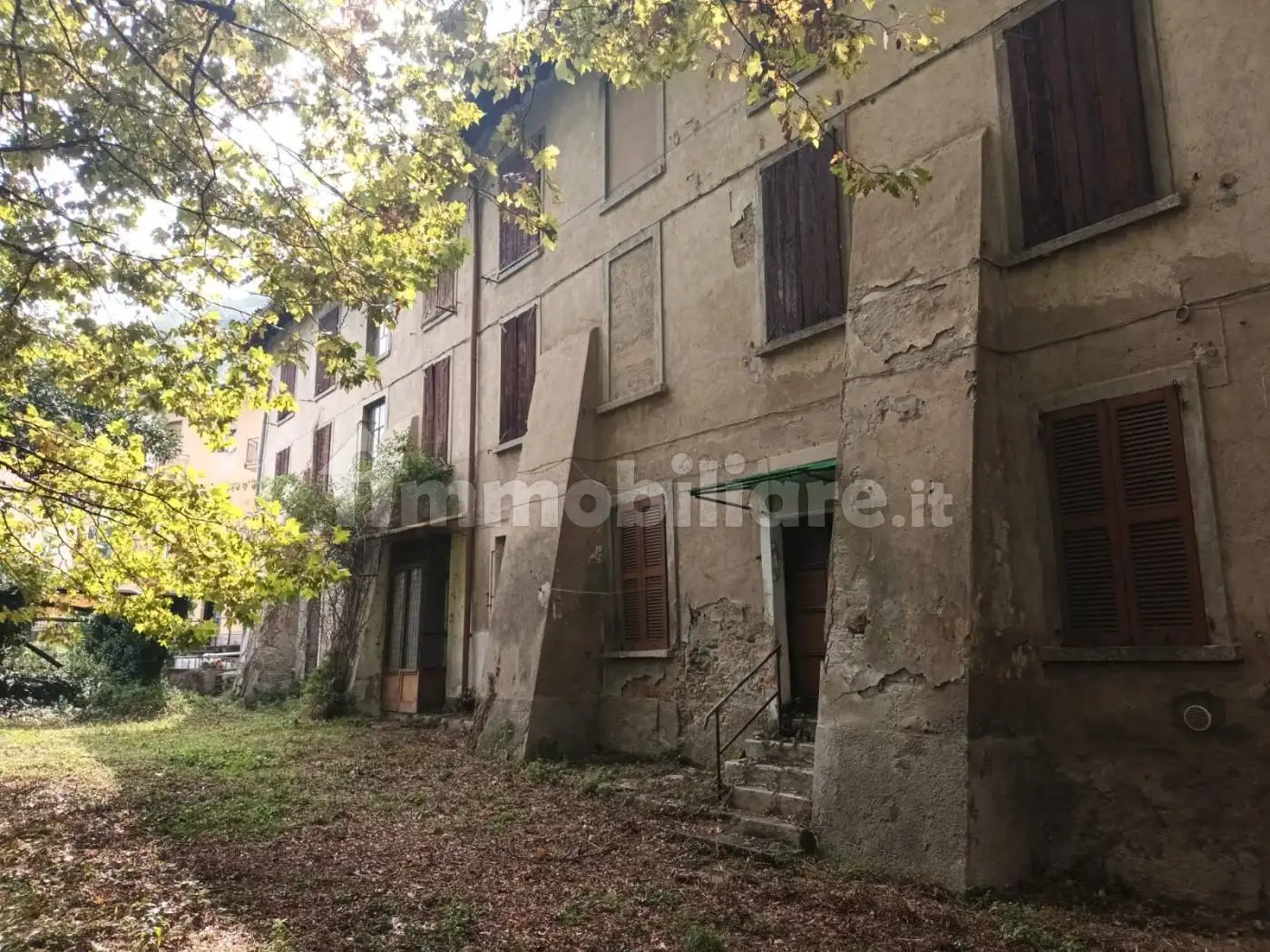 Palazzo - Edificio in vendita a Olginate