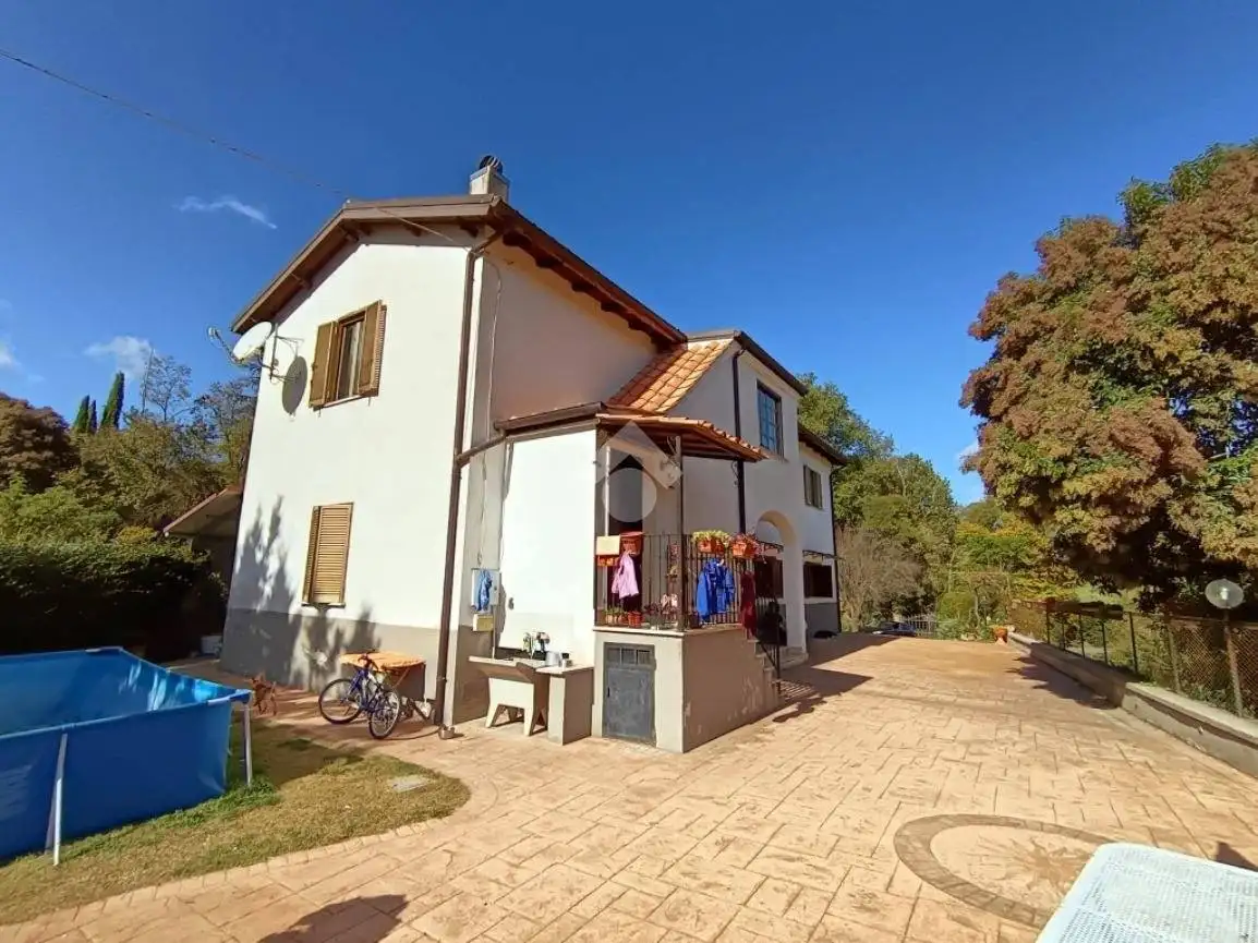 Villa in vendita a Poggio Catino