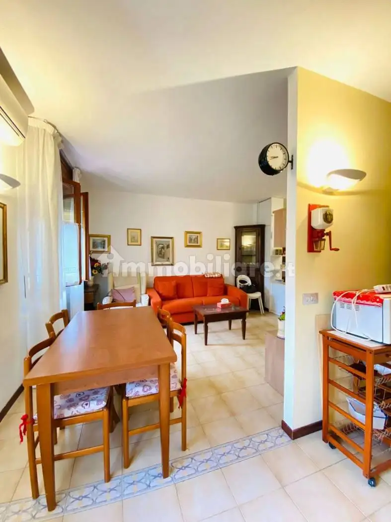 Appartamento in vendita a Follo