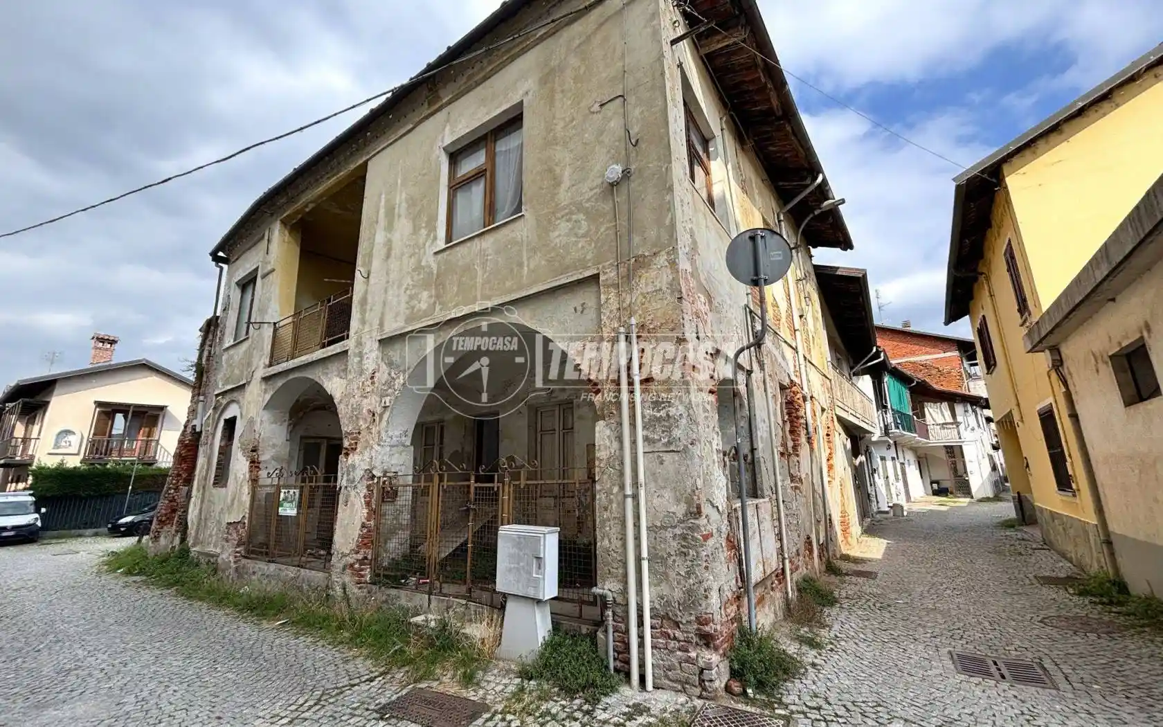 Palazzo - Edificio in vendita a Montanaro