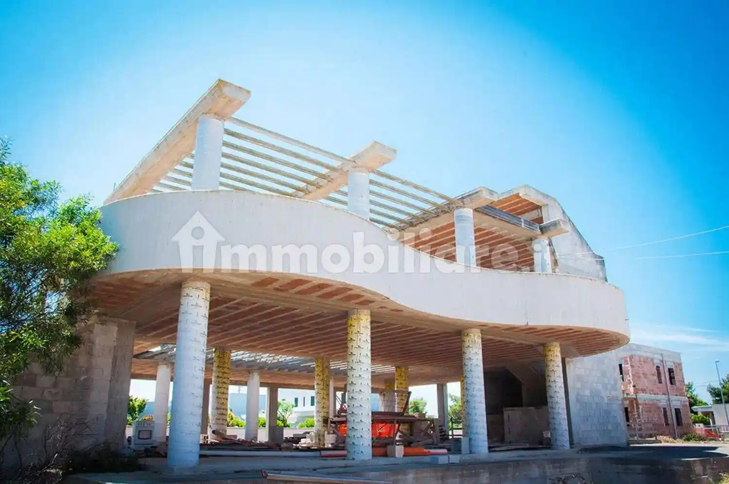 Palazzo - Edificio in vendita a Carovigno