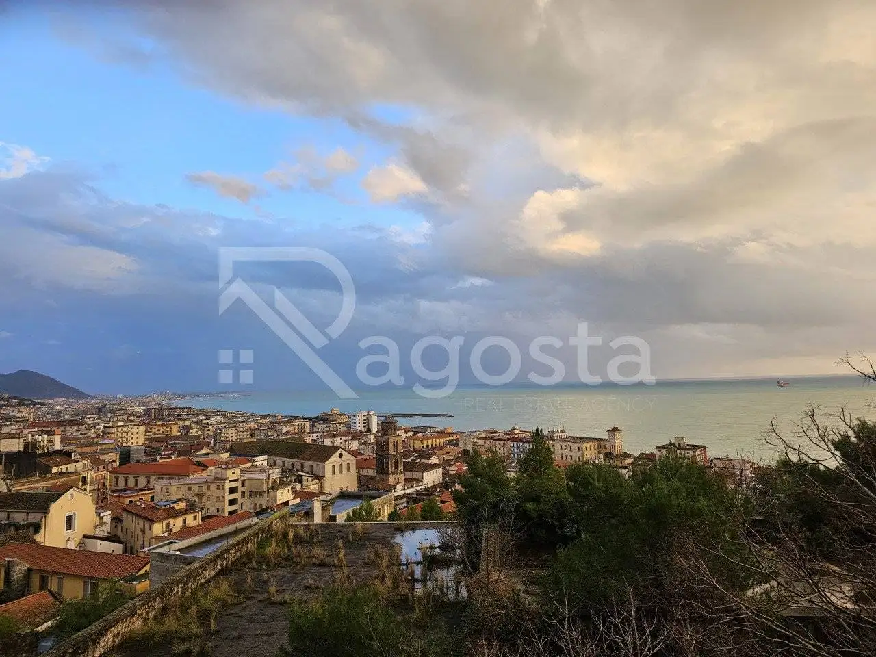 Appartamento in vendita a Salerno