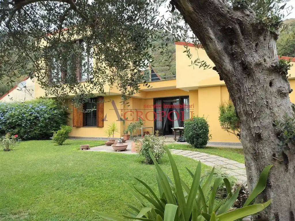 Villa in vendita a Trevignano Romano