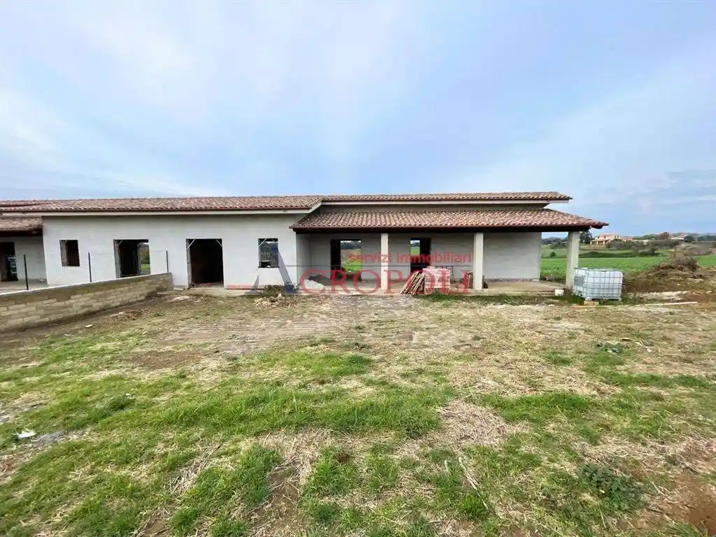 Villa in vendita a Anguillara Sabazia