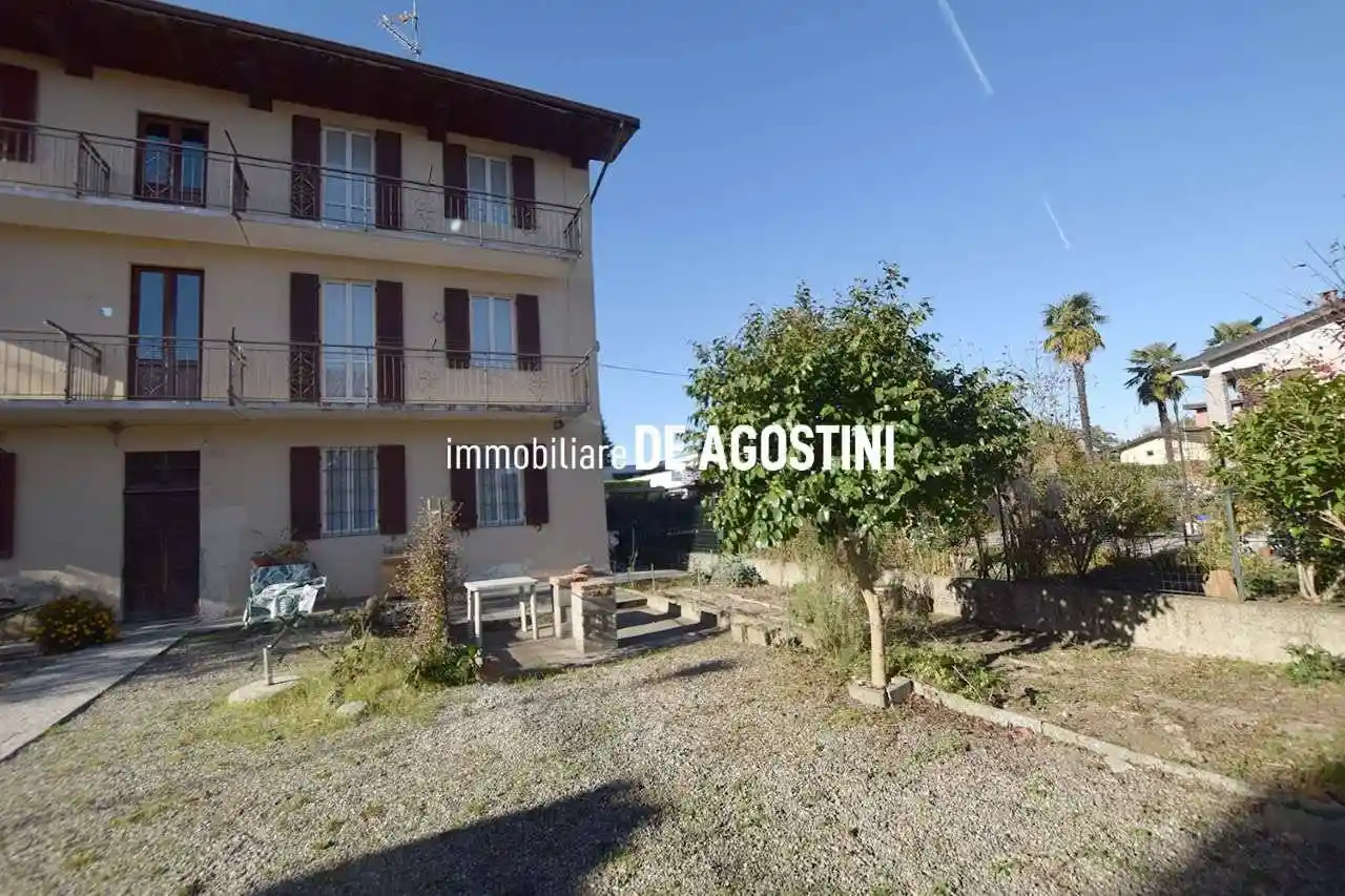 Casa indipendente in vendita a Arona