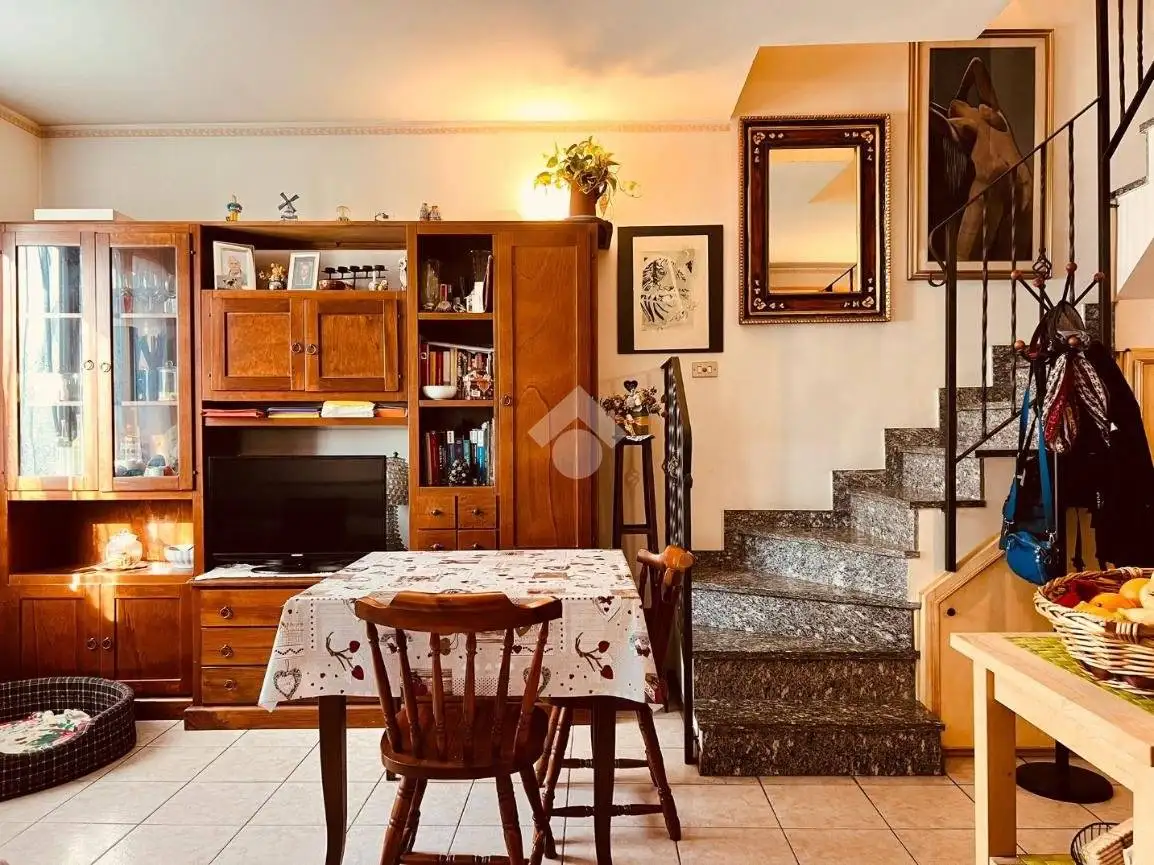 Appartamento in vendita a Ronco Briantino