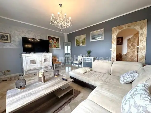 Appartamento via Ippolito Nievo 1, Aviano Castello, Aviano - foto 5