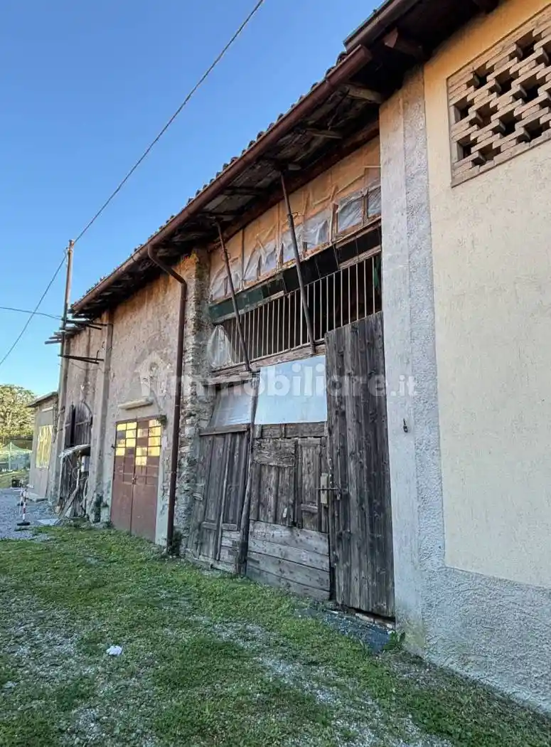 Rustico - Casale in vendita a Erba