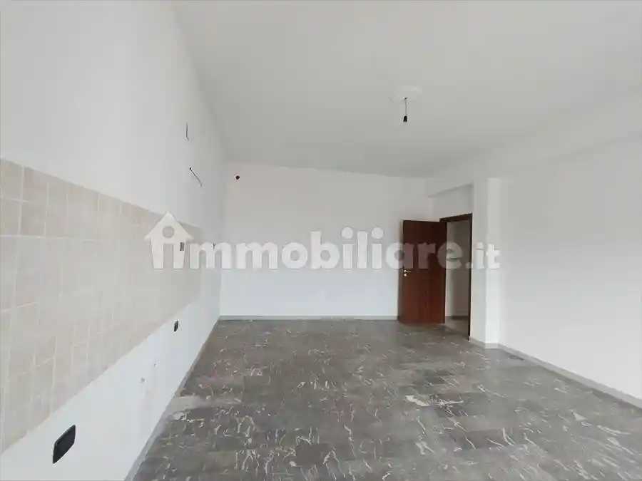 Bilocale ottimo stato, quinto piano, Gioia Tauro - foto 2