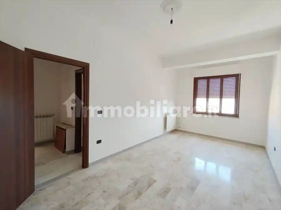 Bilocale ottimo stato, quinto piano, Gioia Tauro - foto 3