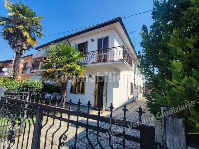 Villa in asta a Solesino