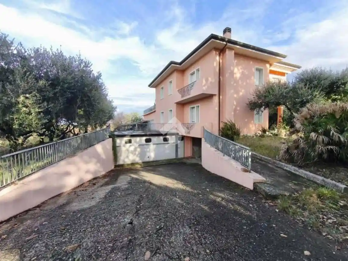 Casa indipendente in vendita a Santarcangelo di Romagna