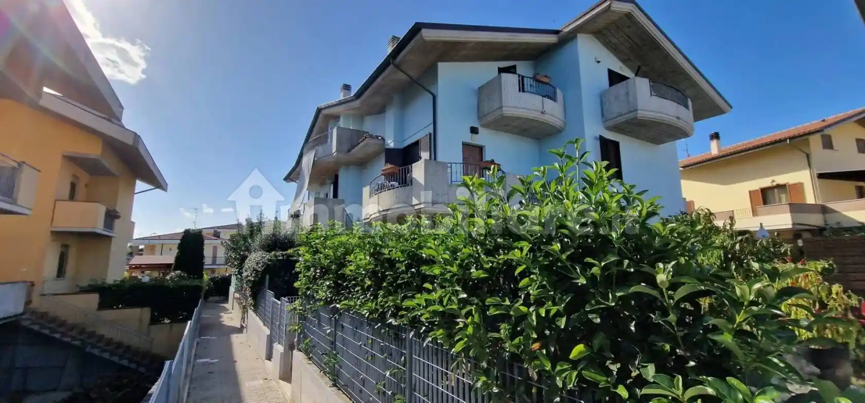 Appartamento buono stato, primo piano, San Martino Bassa, Città Sant'Angelo - foto 2