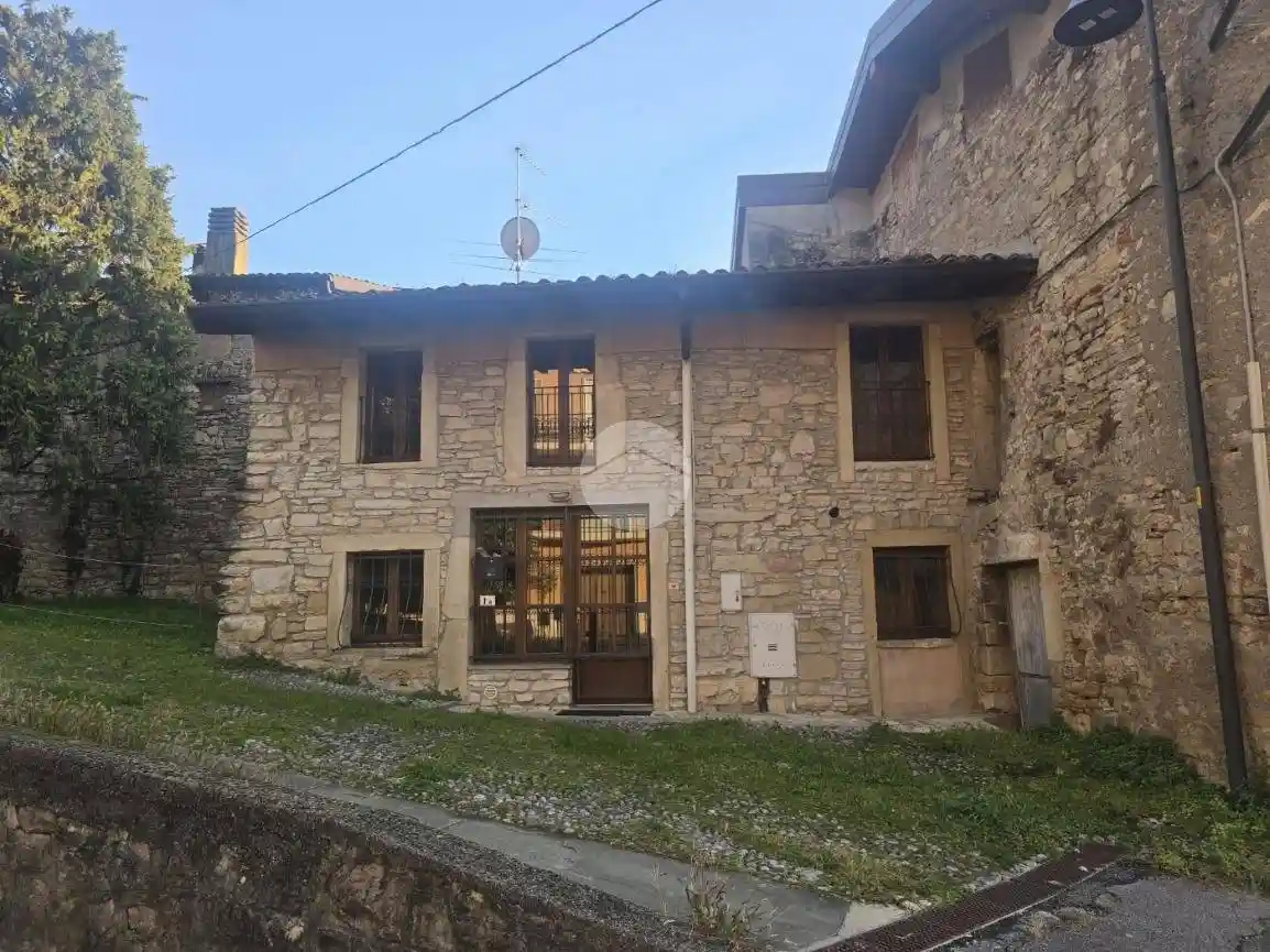 Terratetto plurifamiliare piazza pozzuoli 1, Centro, Bagnatica - foto 2