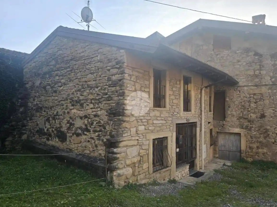 Terratetto plurifamiliare piazza pozzuoli 1, Centro, Bagnatica - foto 4