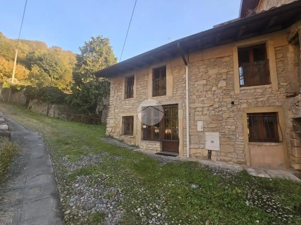 Terratetto plurifamiliare piazza pozzuoli 1, Centro, Bagnatica - foto 5