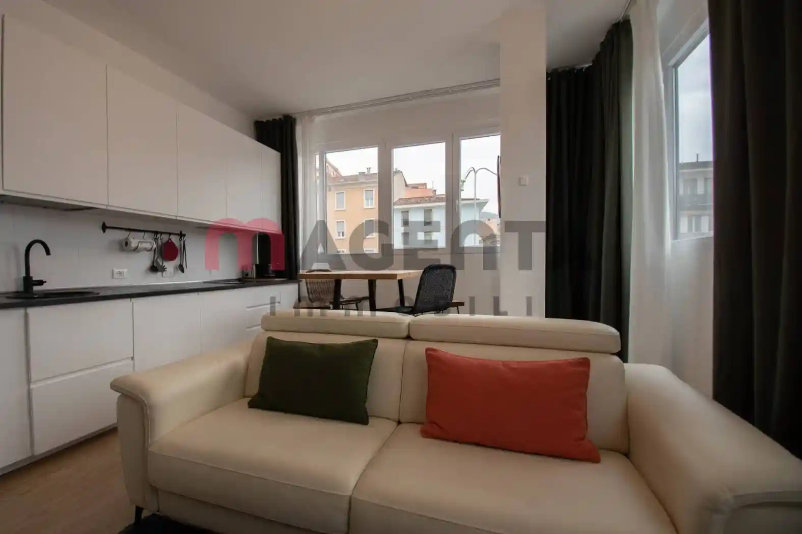 Bilocale piazzale Cesare Battisti 7, Via Veneto - Borgo Trento, Brescia - foto 2