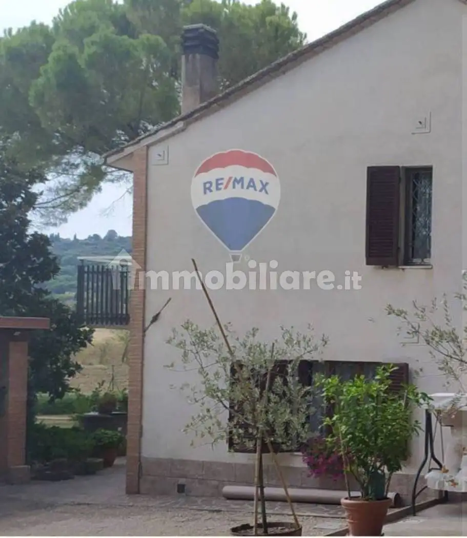 Casa indipendente in asta a Perugia