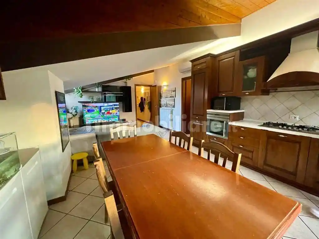 Mansarda ottimo stato, 90 m², Centro, Cavaria con Premezzo - foto 2