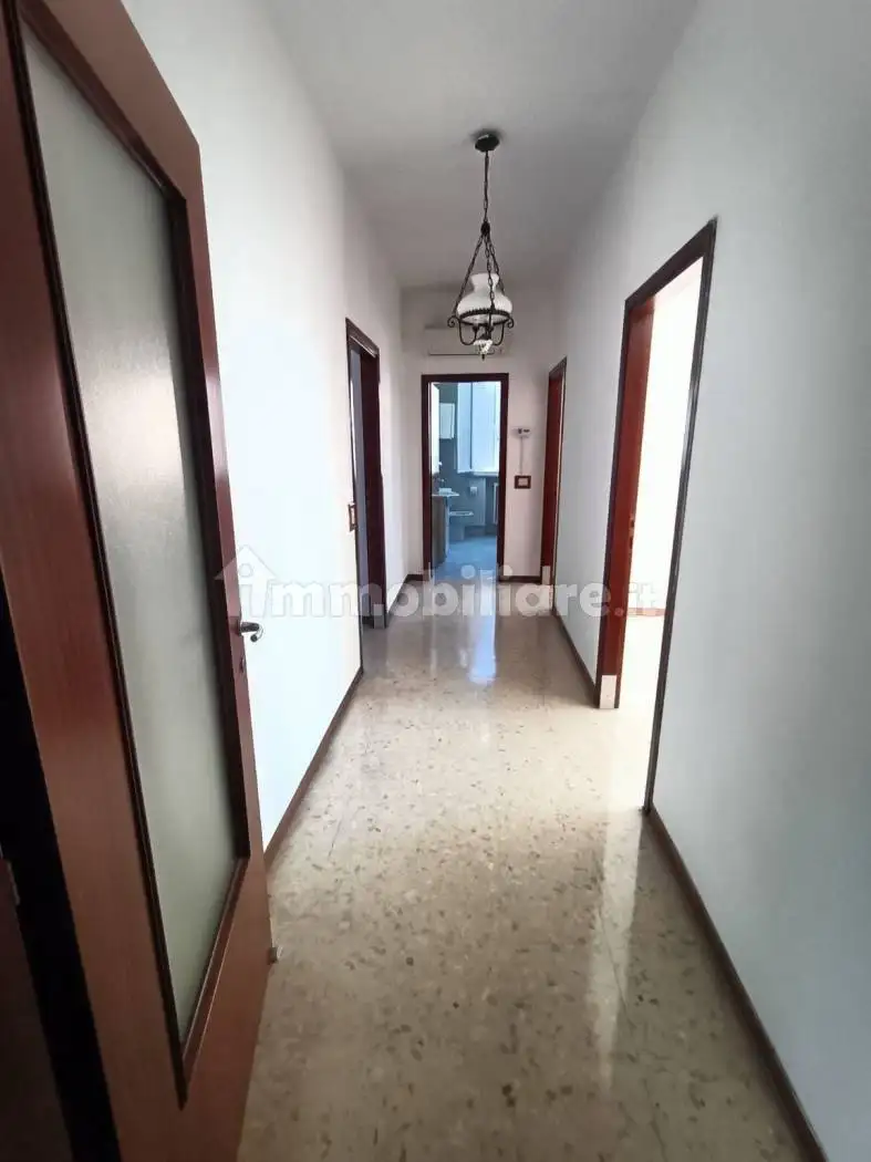 Appartamento via Giacomo Puccini, Centro, Castelnovo di Sotto - foto 3