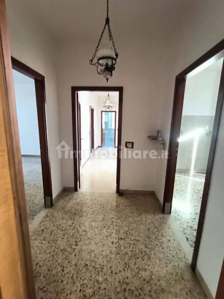 Appartamento via Giacomo Puccini, Centro, Castelnovo di Sotto - foto 4