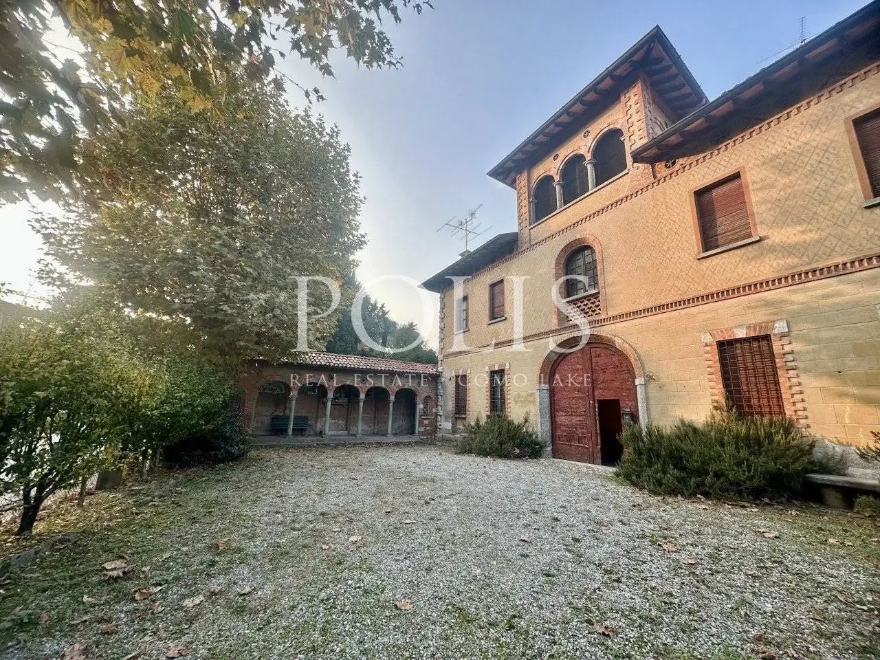Villa in vendita a Albese con Cassano