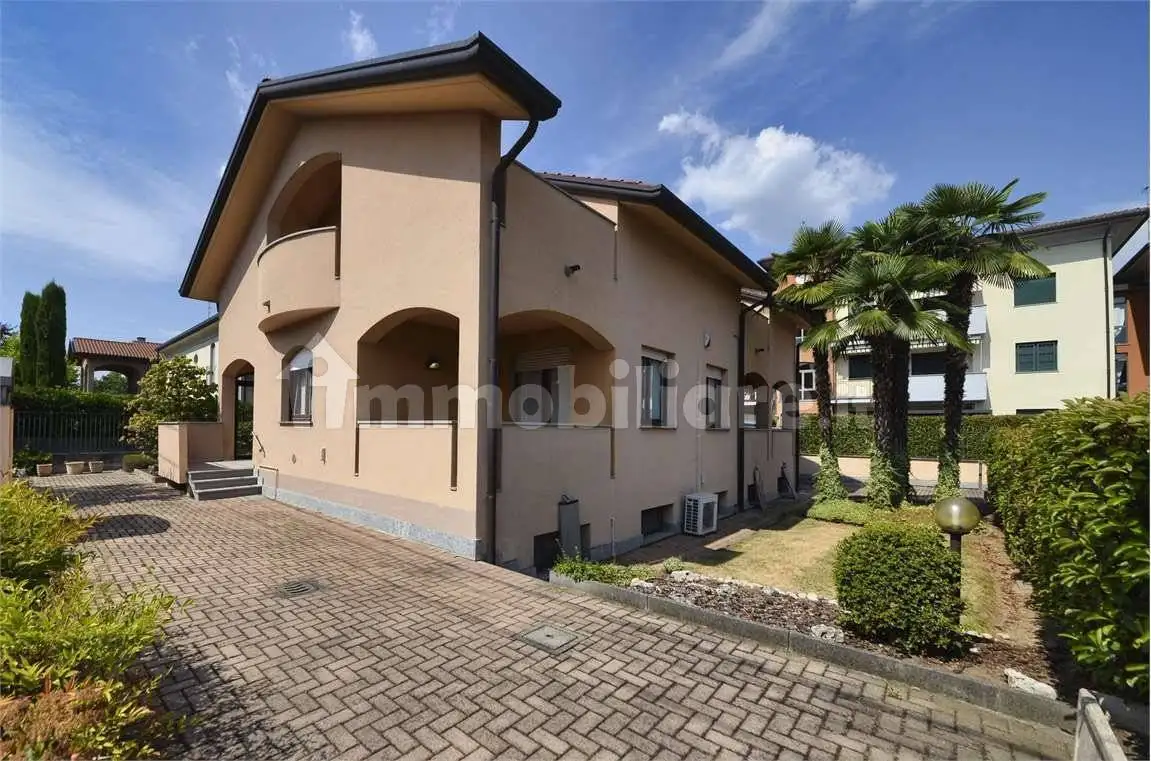 Villa in vendita a Cislago