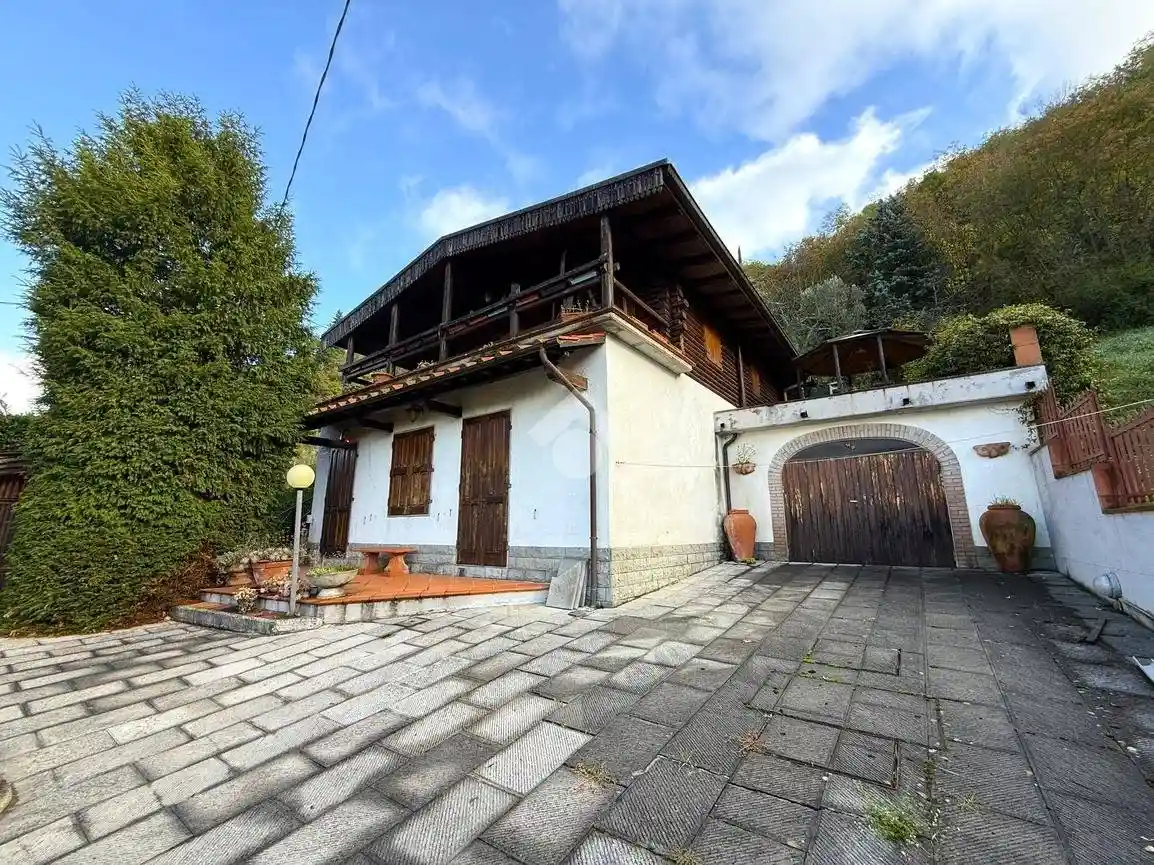 Villa in vendita a Vernio
