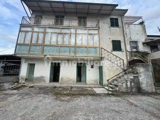 Casa indipendente in vendita a Castelnuovo Magra