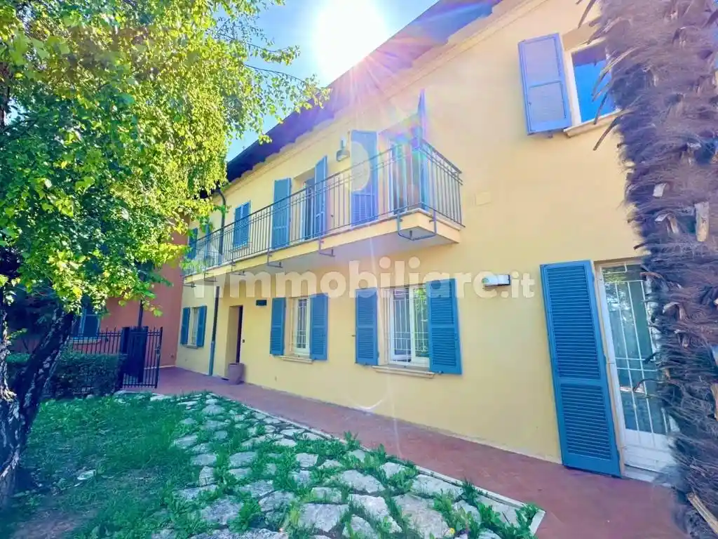 Villa unifamiliare via Massimo d'Azeglio 17, Centro Storico, Rimini - foto 2