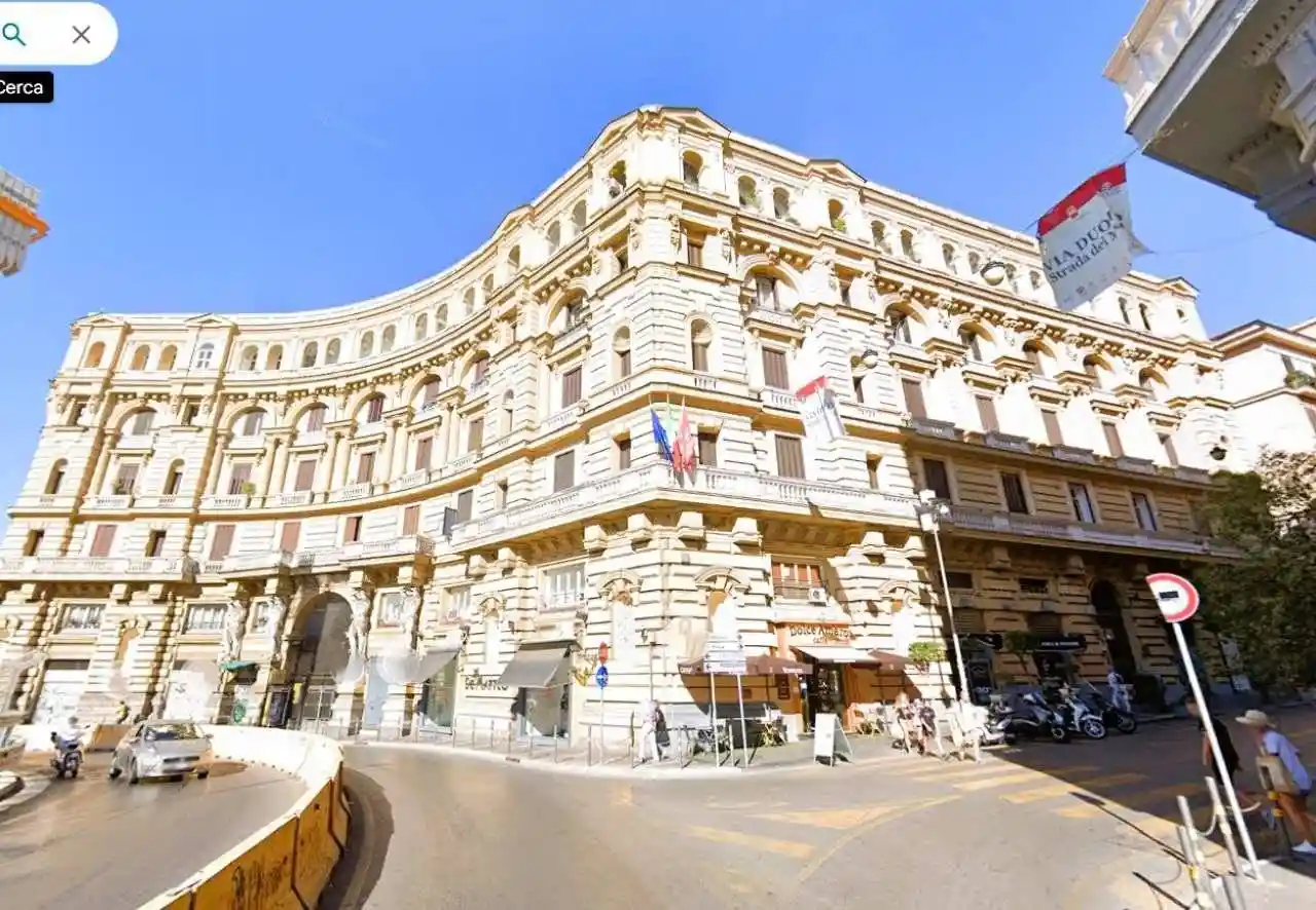 Bilocale piazza NICOLA AMORE, Centro Storico, Napoli - foto 2