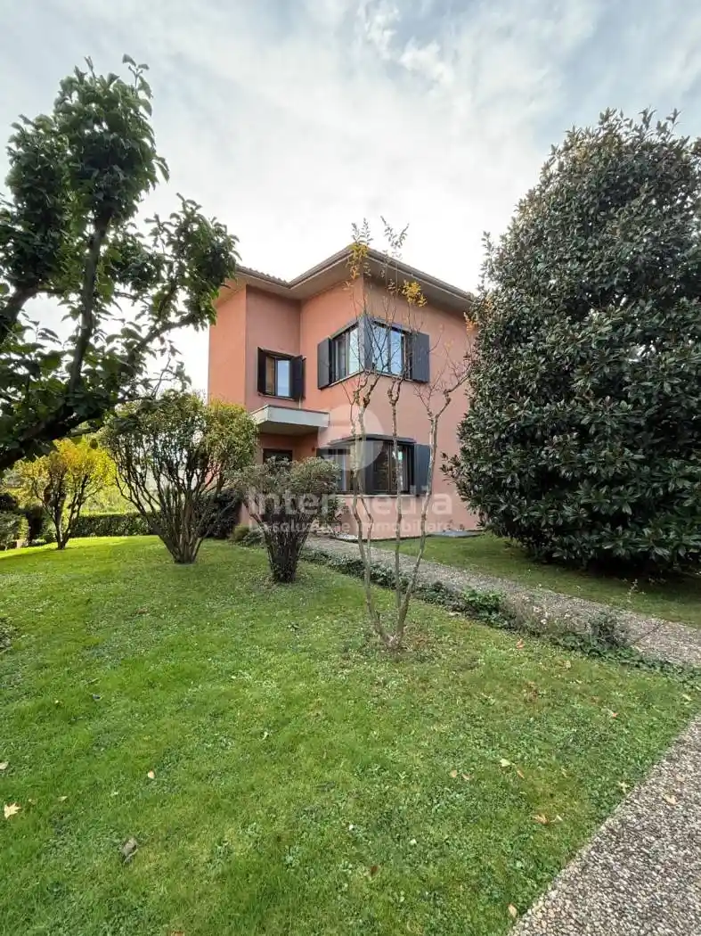 Villa in vendita a Palazzolo sull'Oglio