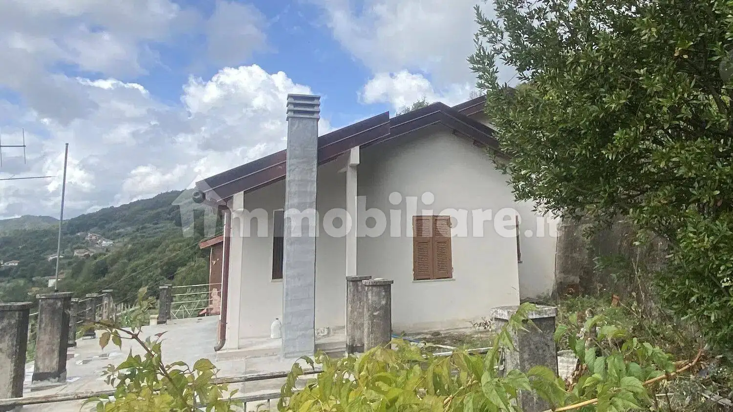 Villa in vendita a Podenzana