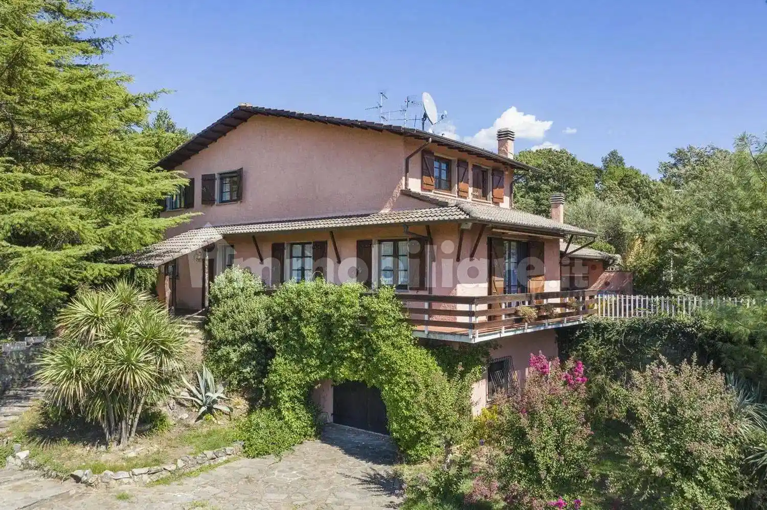 Villa in vendita a Podenzana