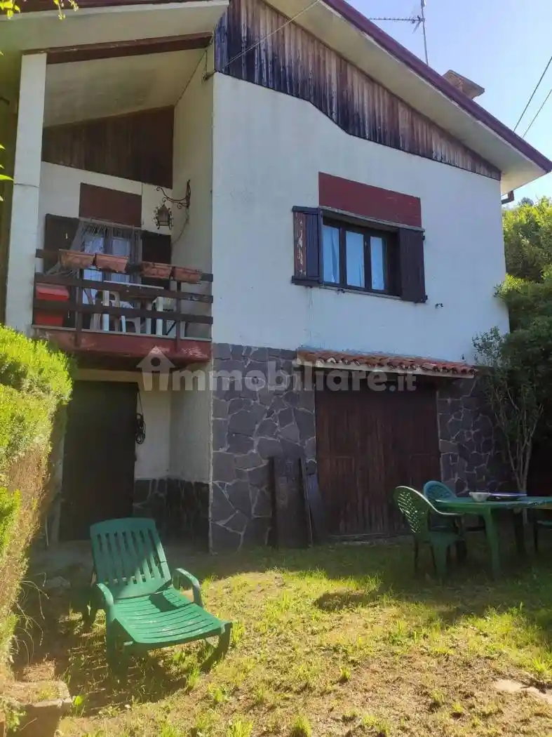 Villa in vendita a Comano