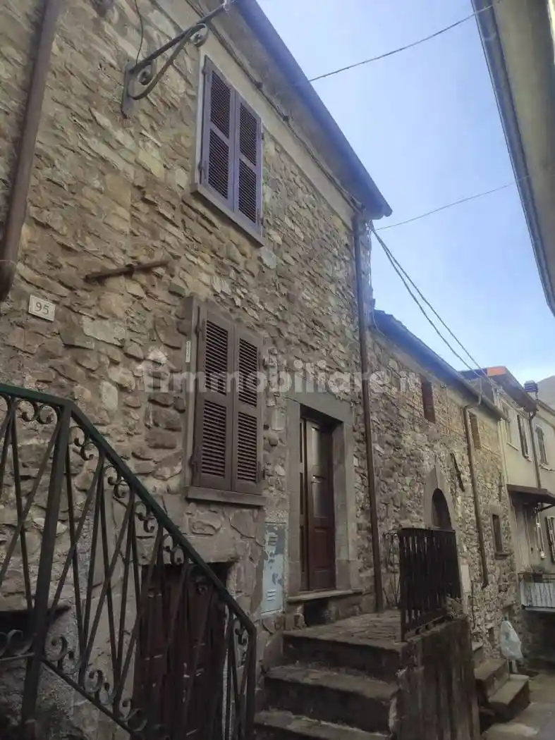 Villa in vendita a Licciana Nardi