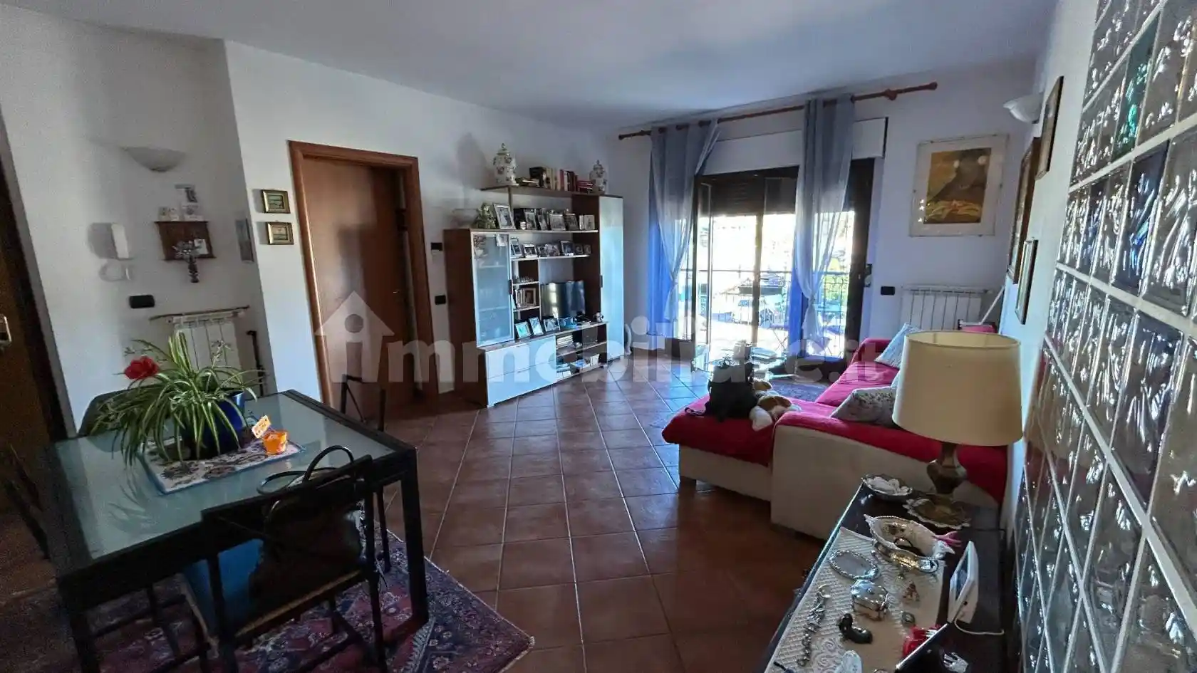 Appartamento in vendita a Gazzada Schianno