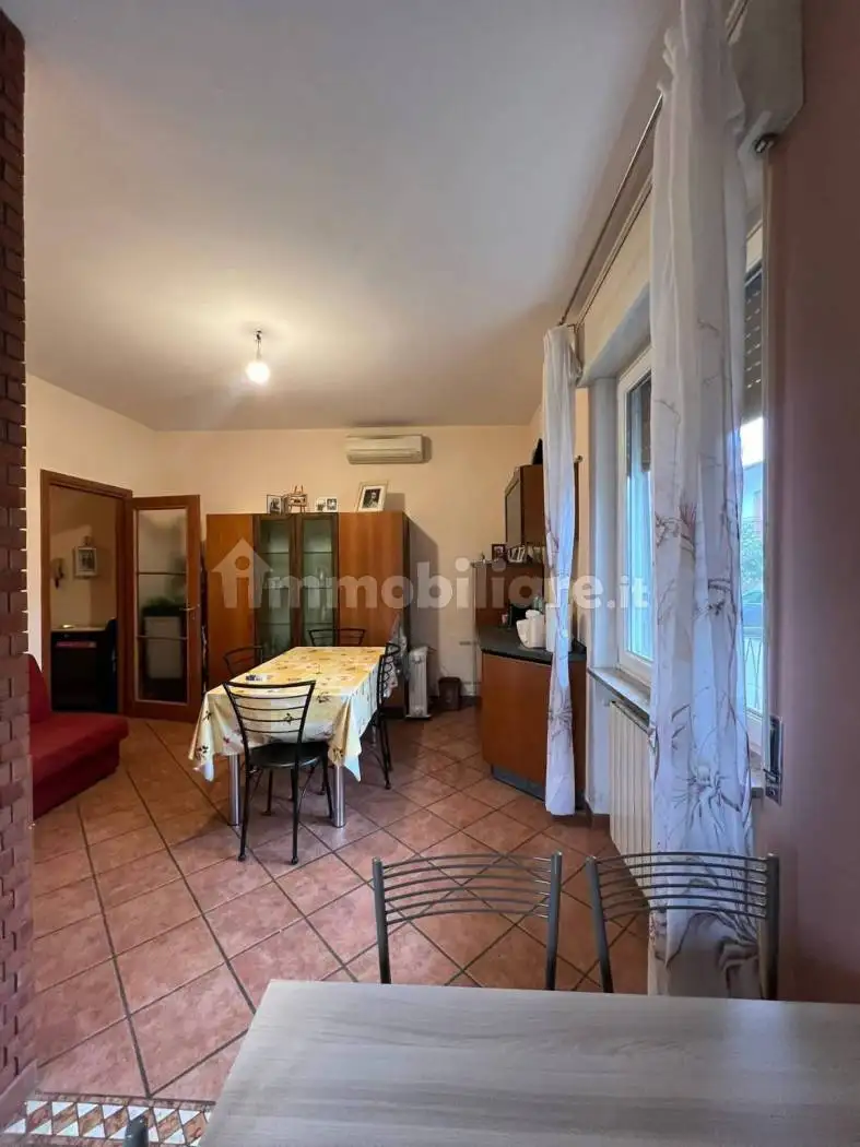 Trilocale ottimo stato, piano rialzato, Centro, Cava Manara - foto 2