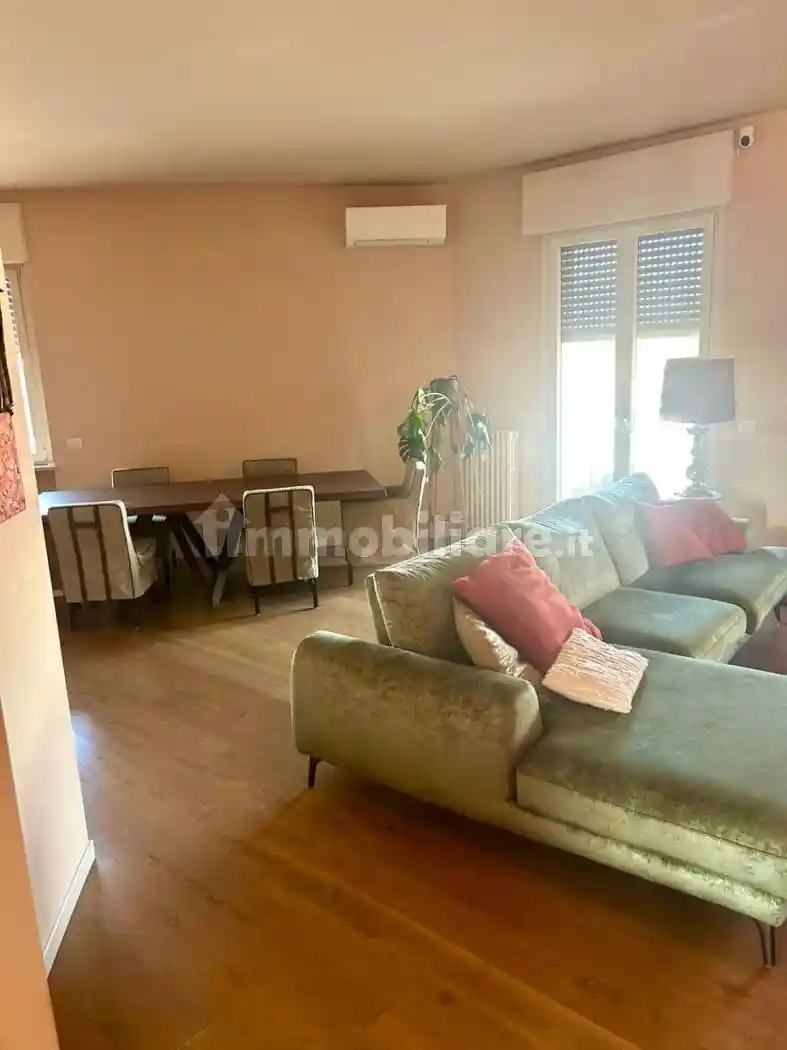 Appartamento in vendita a Piacenza