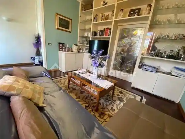 Villa in vendita a Cascina