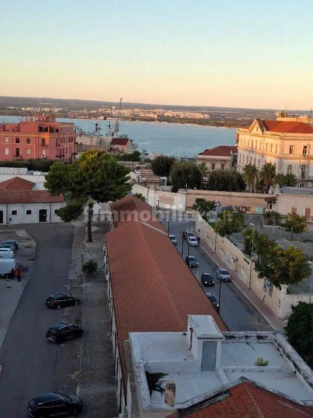 Appartamento in affitto a Taranto