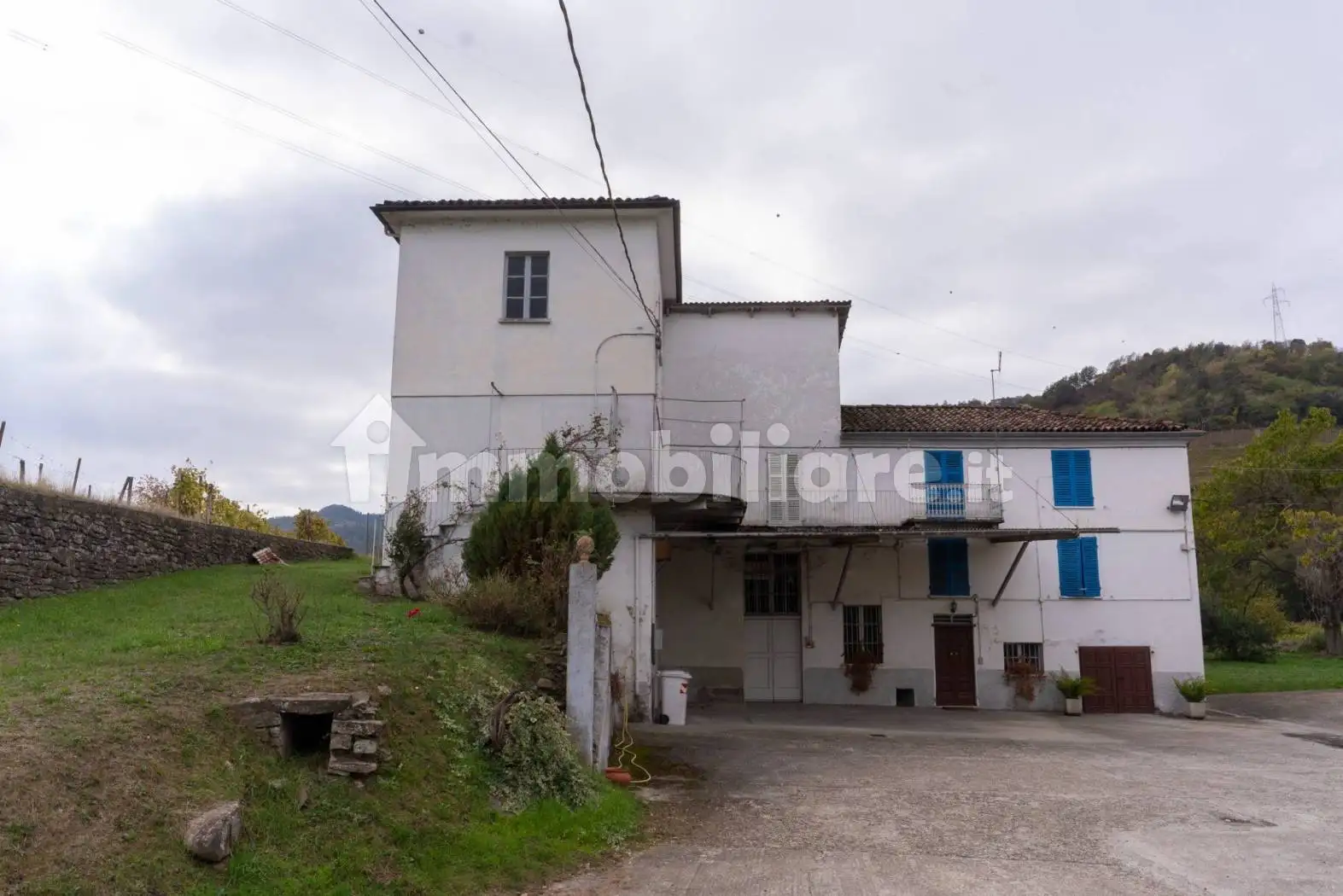 Villa in vendita a Santo Stefano Belbo