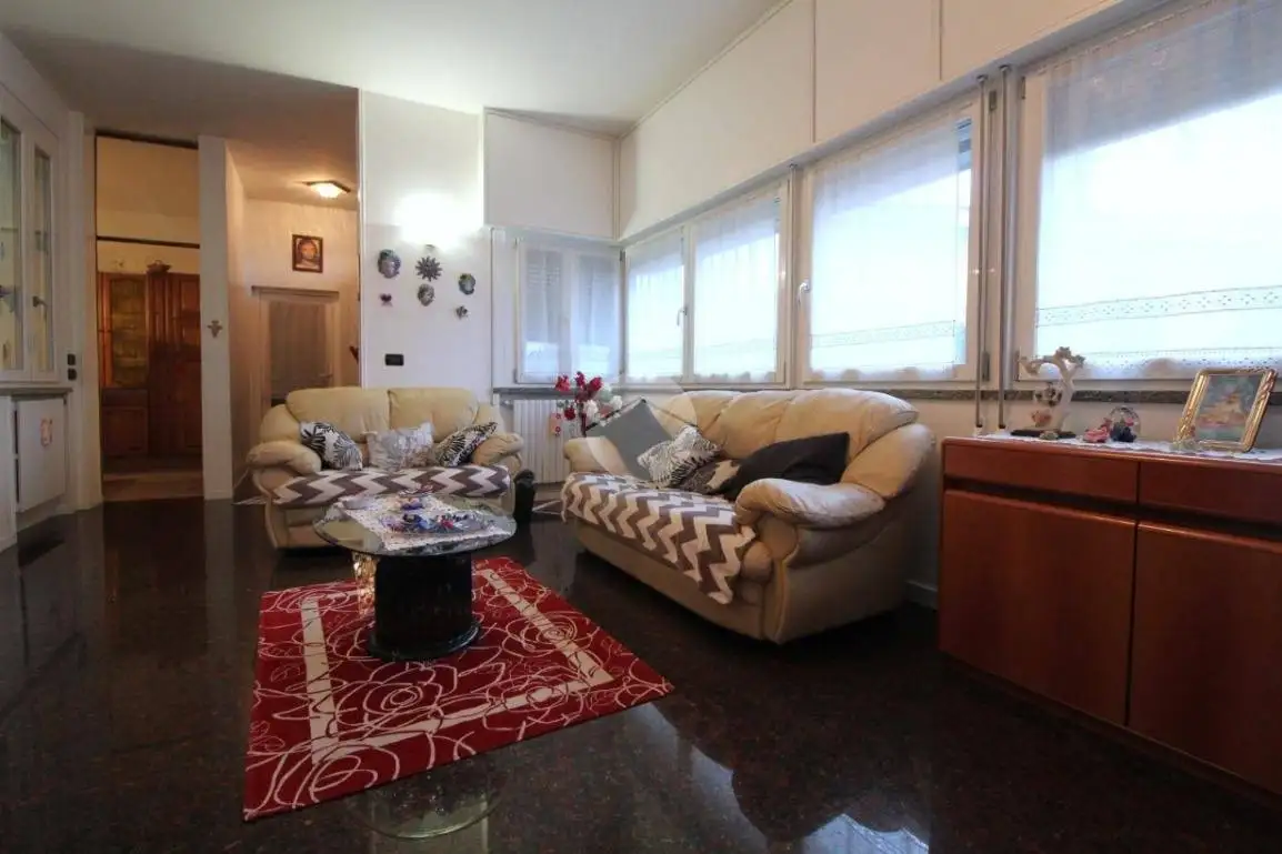 Villa bifamiliare via Cavalieri di Vittorio Veneto 16, Centro, Carpenedolo - foto 3