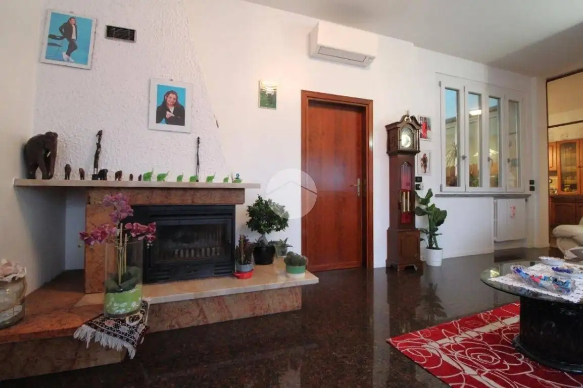 Villa bifamiliare via Cavalieri di Vittorio Veneto 16, Centro, Carpenedolo - foto 5