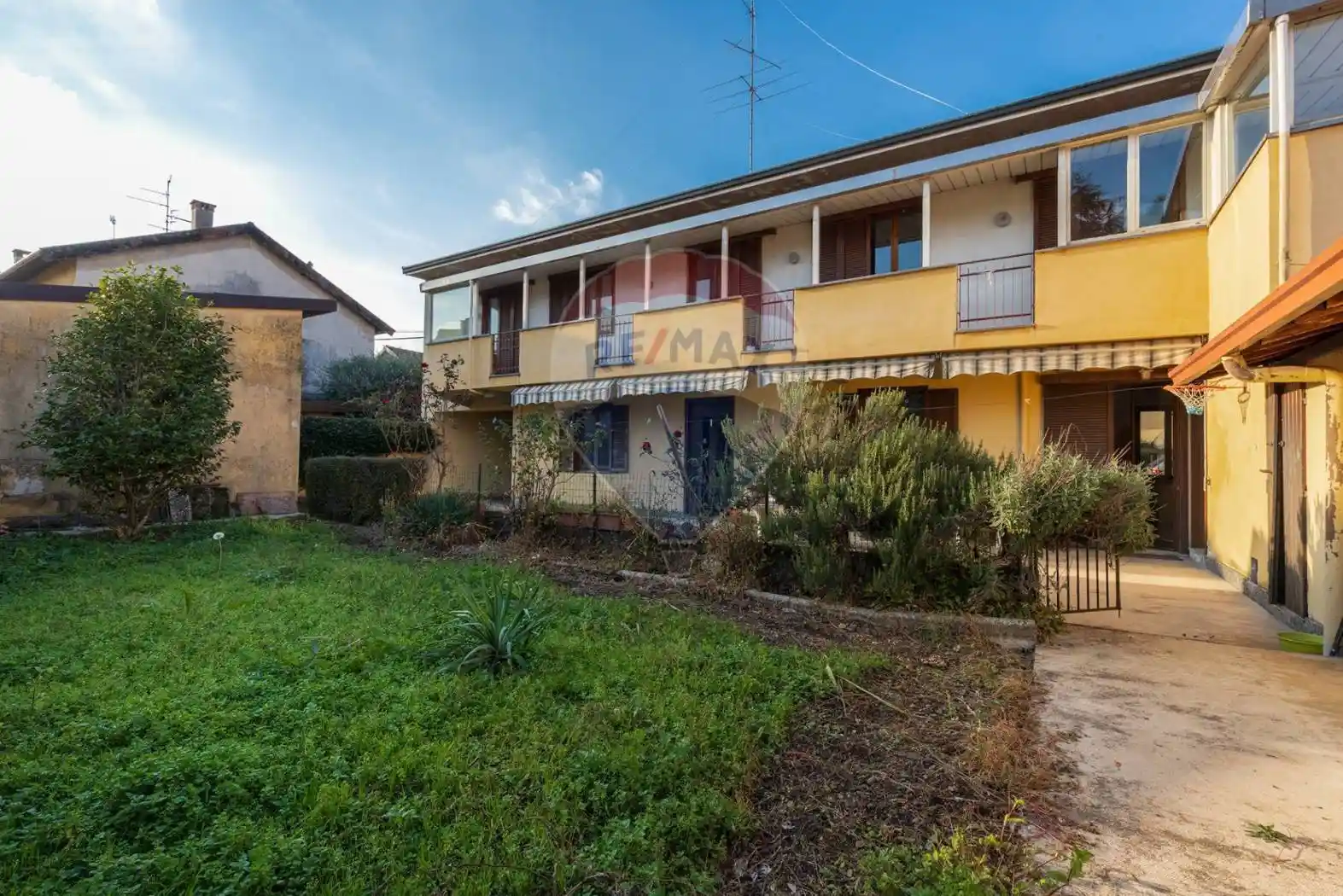 Casa indipendente in vendita a Cairate