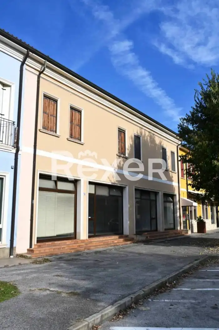 Palazzo - Edificio in vendita a Lozzo Atestino