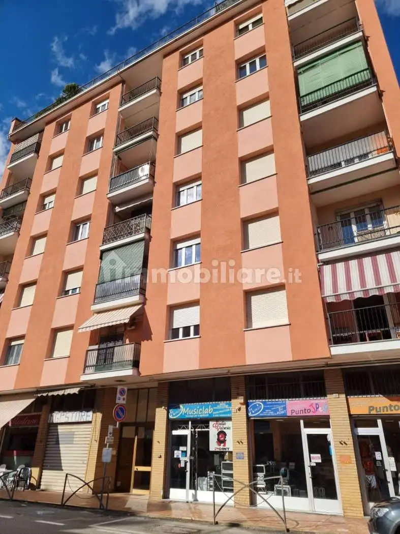 Appartamento in affitto a Borgosesia