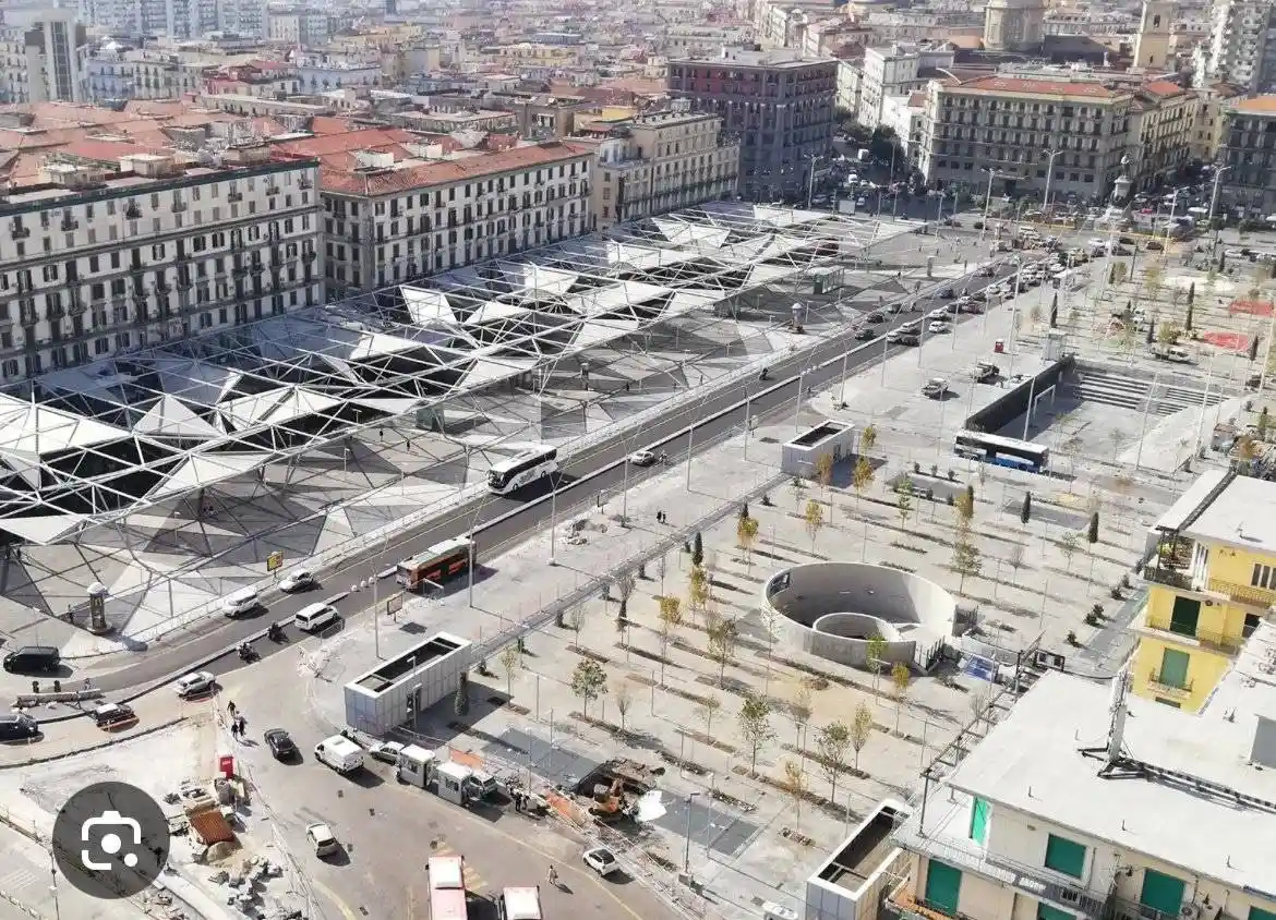 Palazzo - Edificio in vendita a Napoli