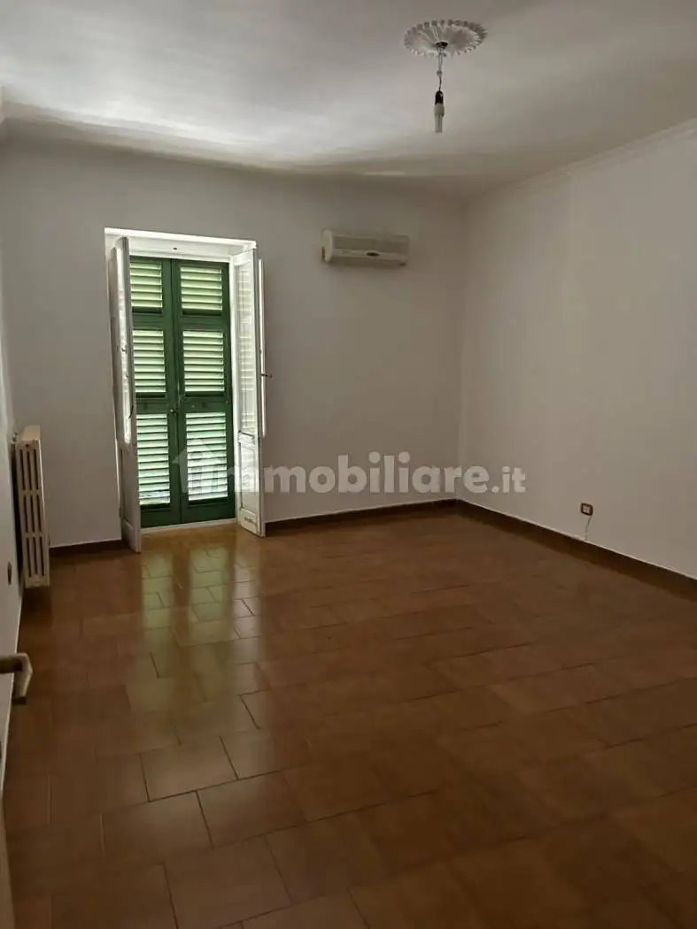 Appartamento in affitto a Taranto